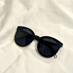 Forever 21 Black Cat-Eye Sunglasses with Gold Accents