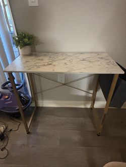 Desk 32 Inches X 29