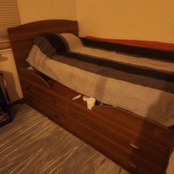 2 Twin Beds - Free