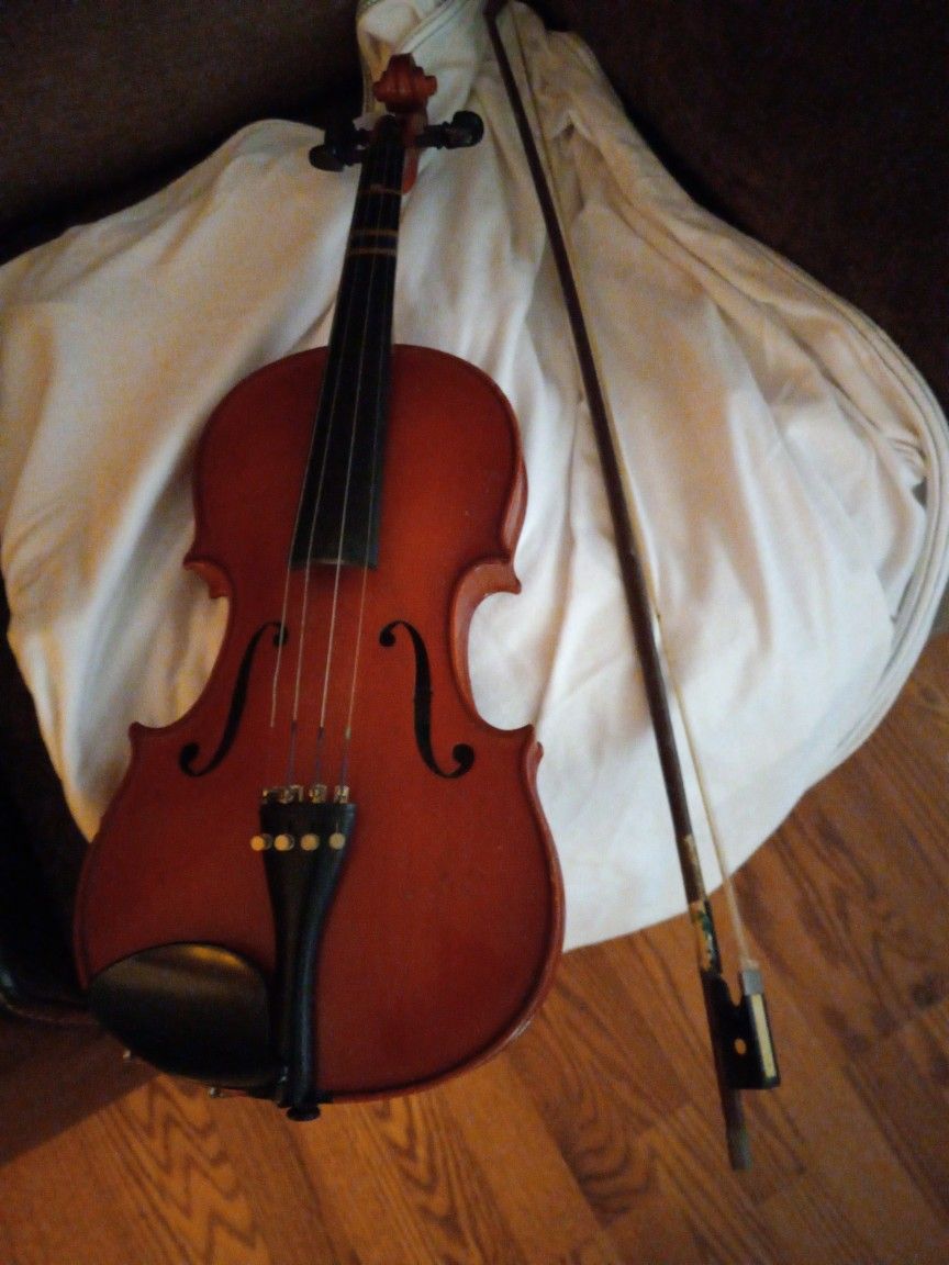 STRADIVAR VIOLIN