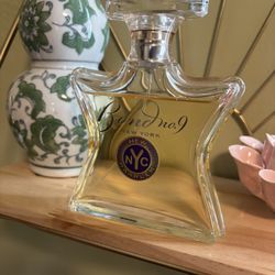Bond No 9 perfume