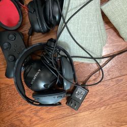 Hypwr x 2 headphones neckmassager and xbox conrroler 