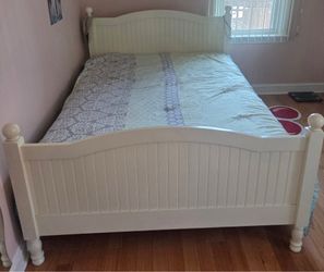 Pottery Barn Full Size Bed
