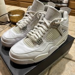 Jordan 4 Pure Money SIZE 9
