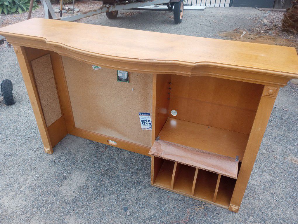 Sturdy Wooden Desk With Hutch