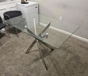 SILVER DINING TABLE π½οΈπ΄π½οΈ
