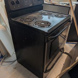Used Stove In Good Condition 