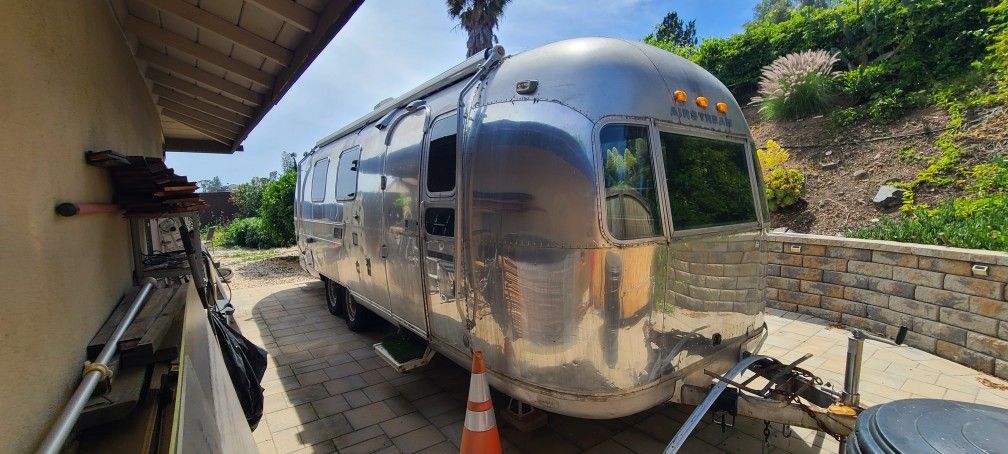 1973 Airstream Landyatch Overlander 27'