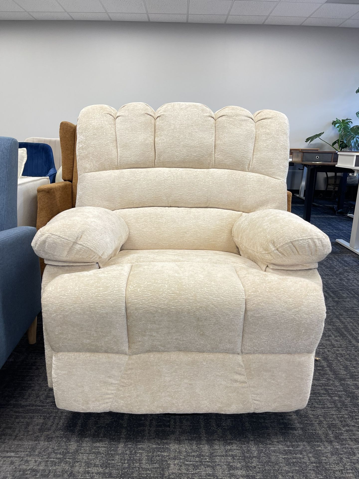 Brand New Extra Large Swivel Recliner $200