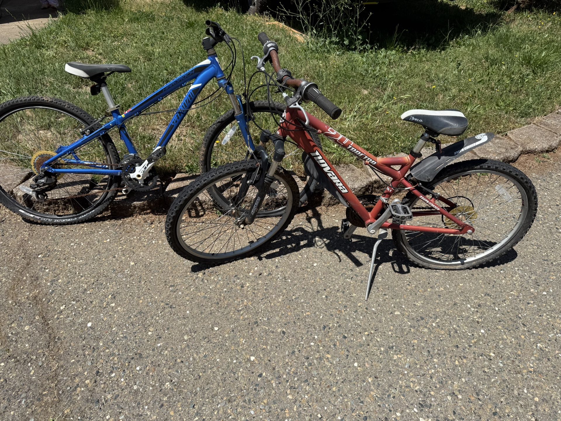 $40 Each 2 Mountain Bikes Specialized In Navarro