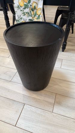 side table/ night stand works market