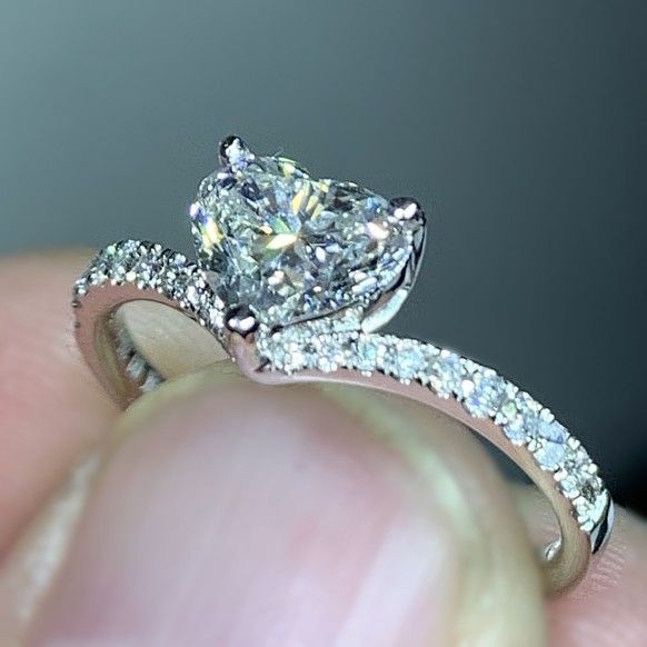 "Sweet Pure CZ Cubic Twisted Lovely Diamonds Heart Rings for Women, P1132