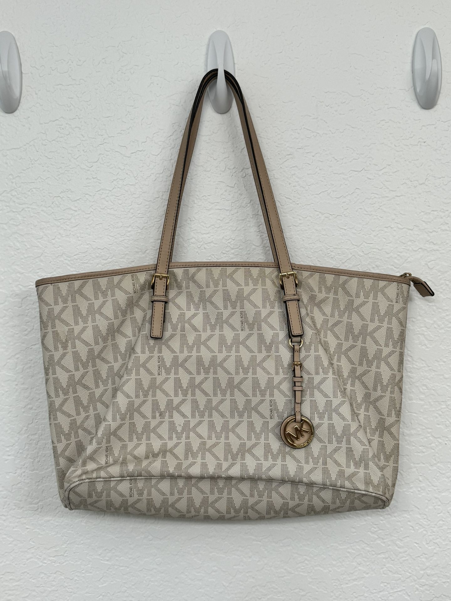 Used Michael Kors Purse Handbag Large $75 !!!ACCEPTING OFFERS!!!