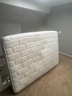 Full size mattress
