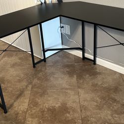 (New) 51” Wide L-Shaped Gaming/Computer Desk