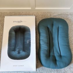 Snuggle Me Infant Lounger
