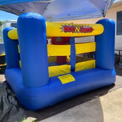 Socker Bopper Buddy Bop 'n' Jump 8' x 8' inflatable boxing ring and bounce house