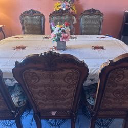 Dining room table w/ chairs
