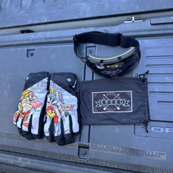 Snowboard Goggles And Gloves/ Head/Face/Helmet Cover