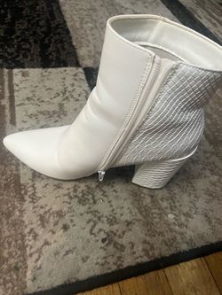 Sugar white boots