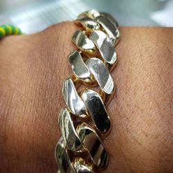 14k gold bracelet 15mm 103.7 grams 81/2 inch long