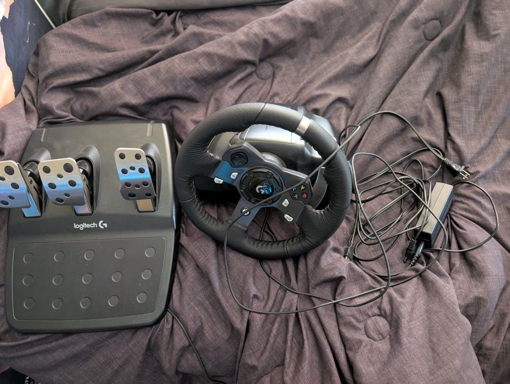 Logitech G920 Wheel and Pedals