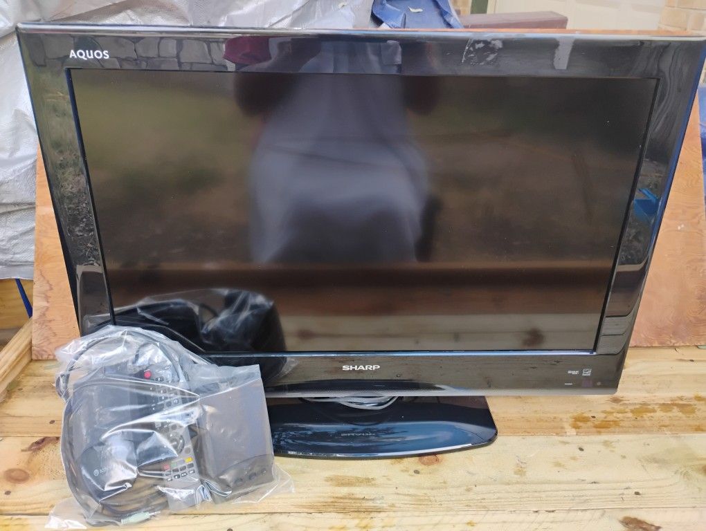 Sharp Aquos 32 Inch TV