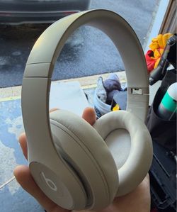 Beats Studio Pros in Sandstone