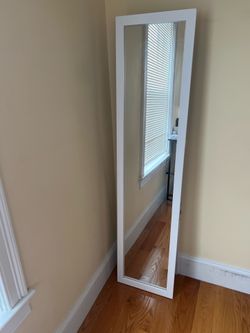 Tufts Grad Sale - Standing Mirror