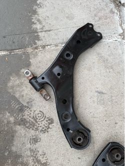 Toyota Grand Highlander Control arms