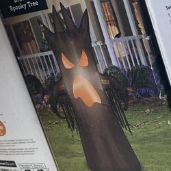Halloween 4ft Inflatable Spooky Tree Prop Witches Pumpkins