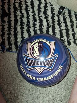 NBA DALLAS MAVERICK BOWLING BALL
