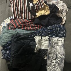 Young Women’s Clothing Mostly L some XL Jeans 9-11