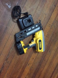 18v Dewalt finish nail gun 16gauge angle