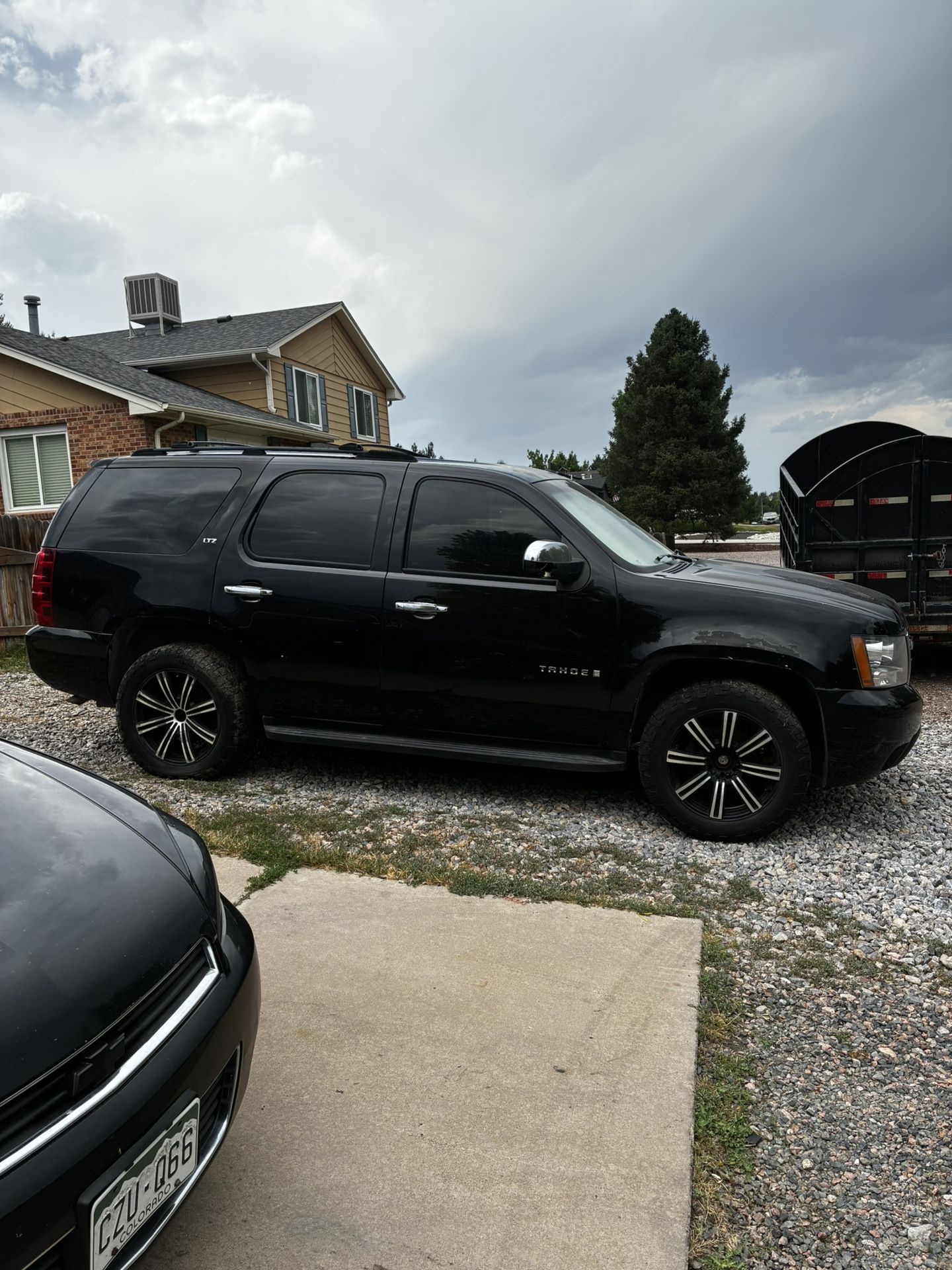 2007 Chevy Tahoe, LTZ parts Only