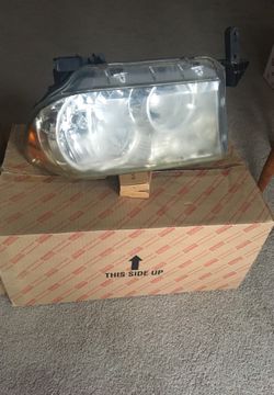 Toyota Sequoia headlights for 2008 , set in good condition