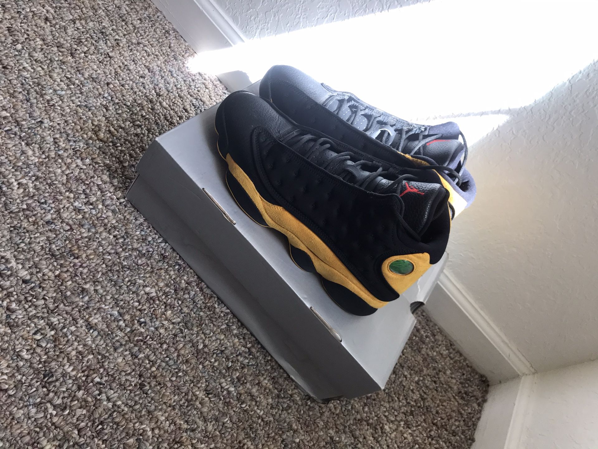 Jordan 13 “class of 2002” size 9.5