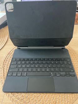 Apple Magic Keyboard iPad Pro case