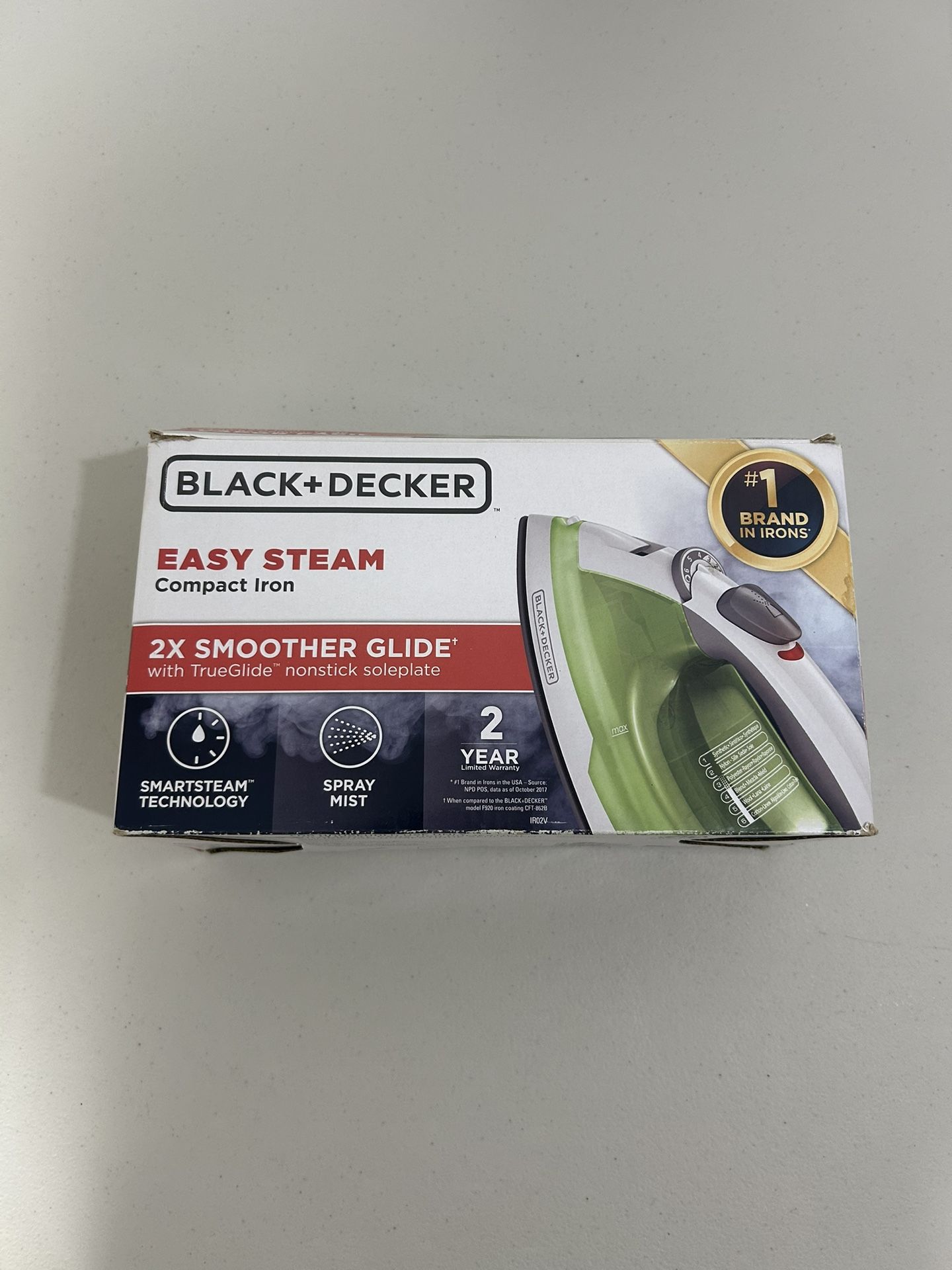 Black+Decker Easy Steam Compact Iron – TrueGlide Nonstick, Green
