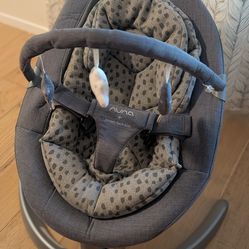 Nuna leaf baby rocker / swing with toy bar