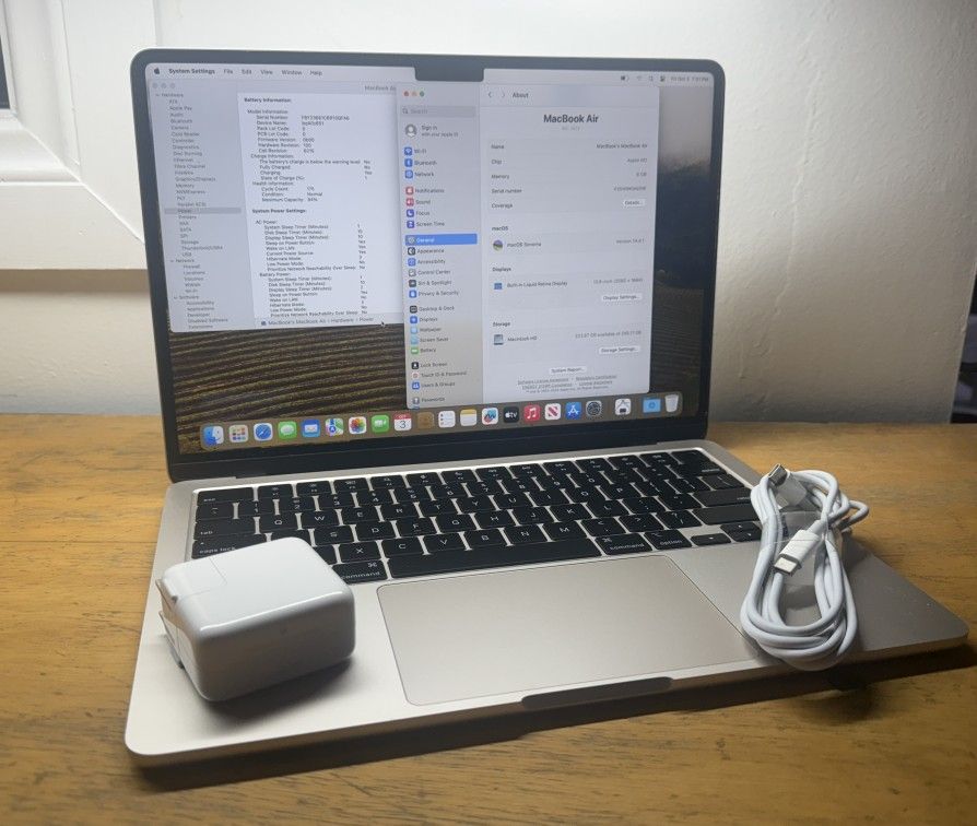 MacBook M2 13inch 8GB RAM 256GB SSD ~ %94 Battery Health