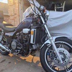 1982 HONDA V45 Magna