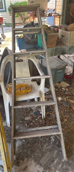 Wooden Step Ladder