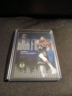 GIANNIS ANTETOKOUNMPO SPORT CARD