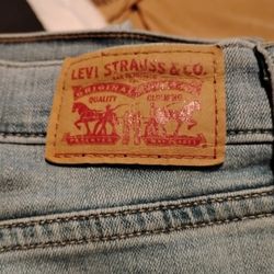 Female Size 10 Levis Jeans