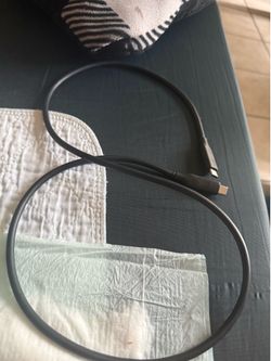 Thunderbolt 4 Cable 3.3ft.