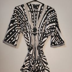 White House Black Market Printed Kimono-Style Tunic S Black & White W/ Embellish