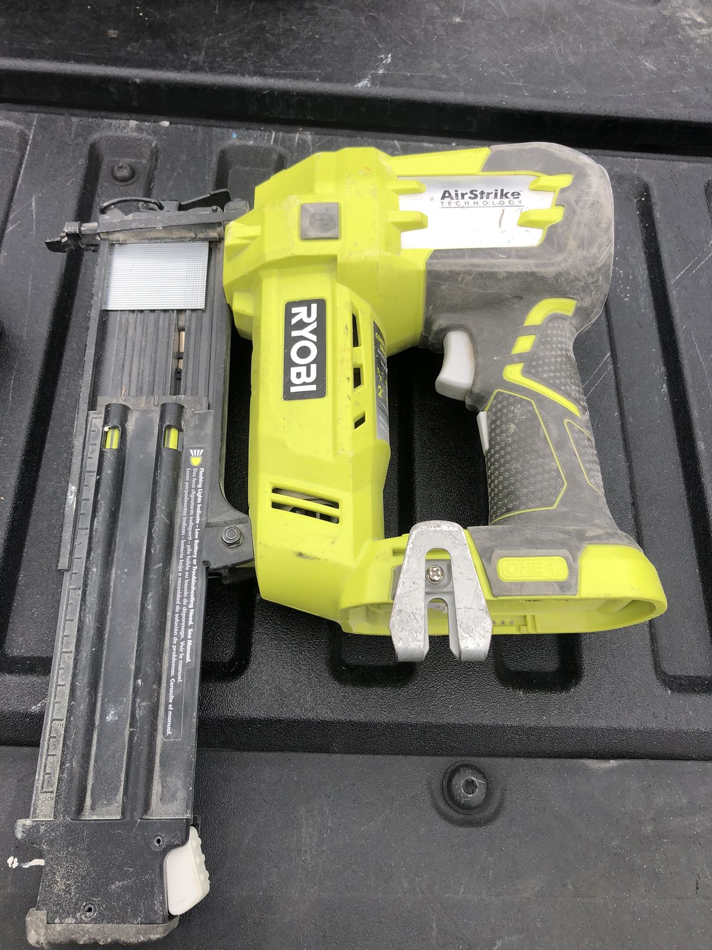 18 Gg Ryobi Cordless Brad Nailer