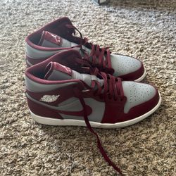 Jordan 1 Mid Size 13 