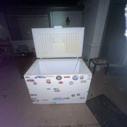 15 Cubic Foot Chest Freezer Good Working Condition